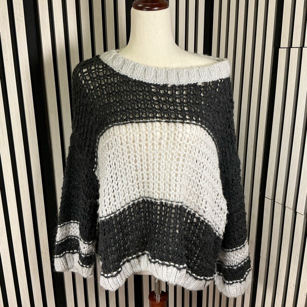 Free People Off-the-Shoulder Black and Grey Over-sized Sweater, Sz M - Picture 1 of 5